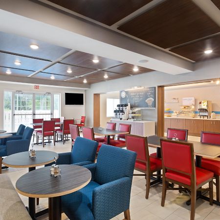 Holiday Inn Express & Suites Tavares By Ihg Exterior photo