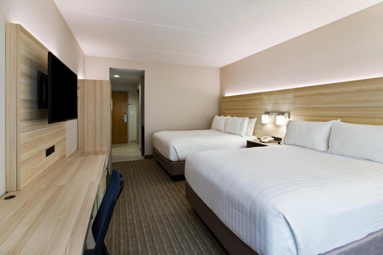 Holiday Inn Express & Suites Tavares By Ihg Exterior photo