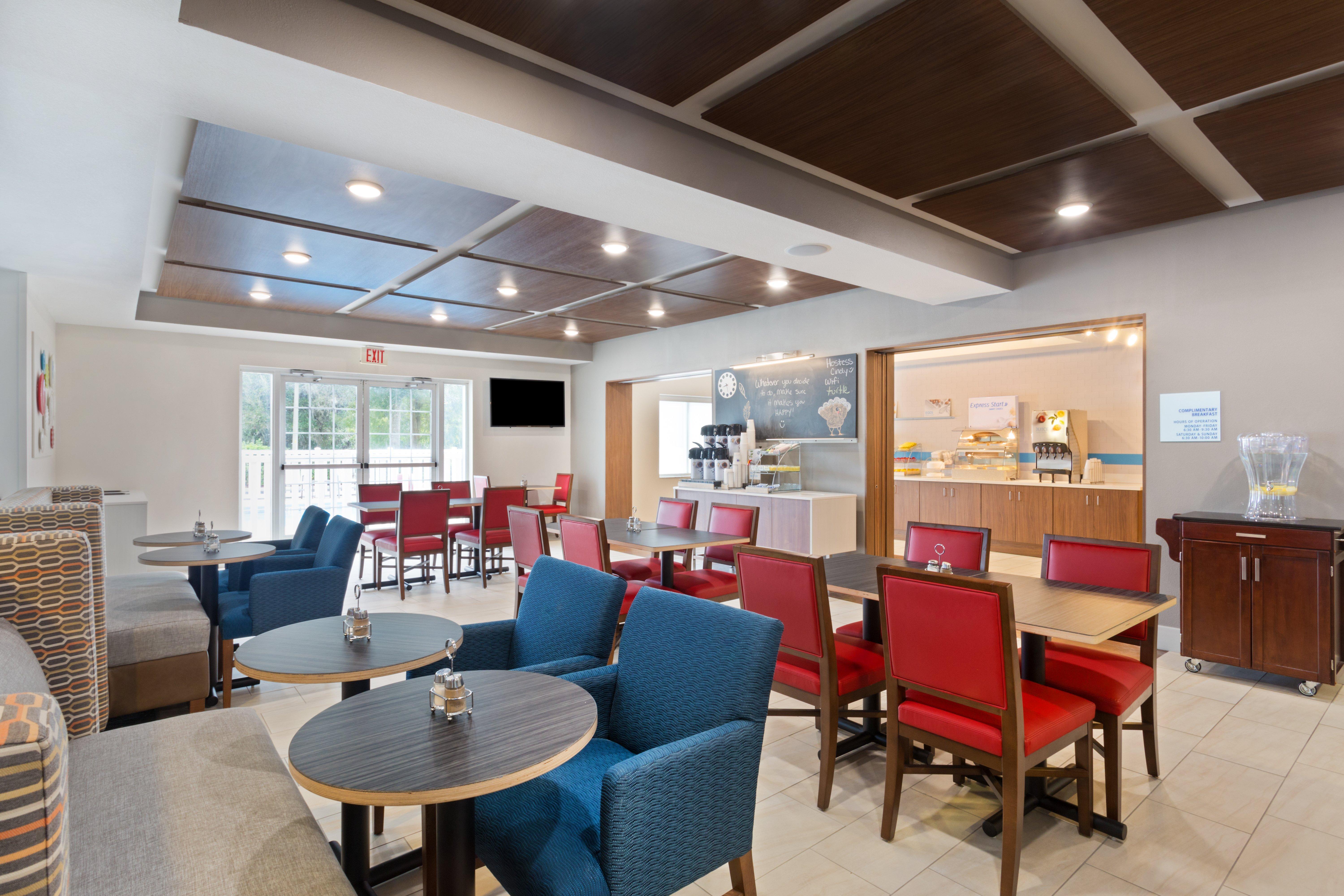 Holiday Inn Express & Suites Tavares By Ihg Exterior photo