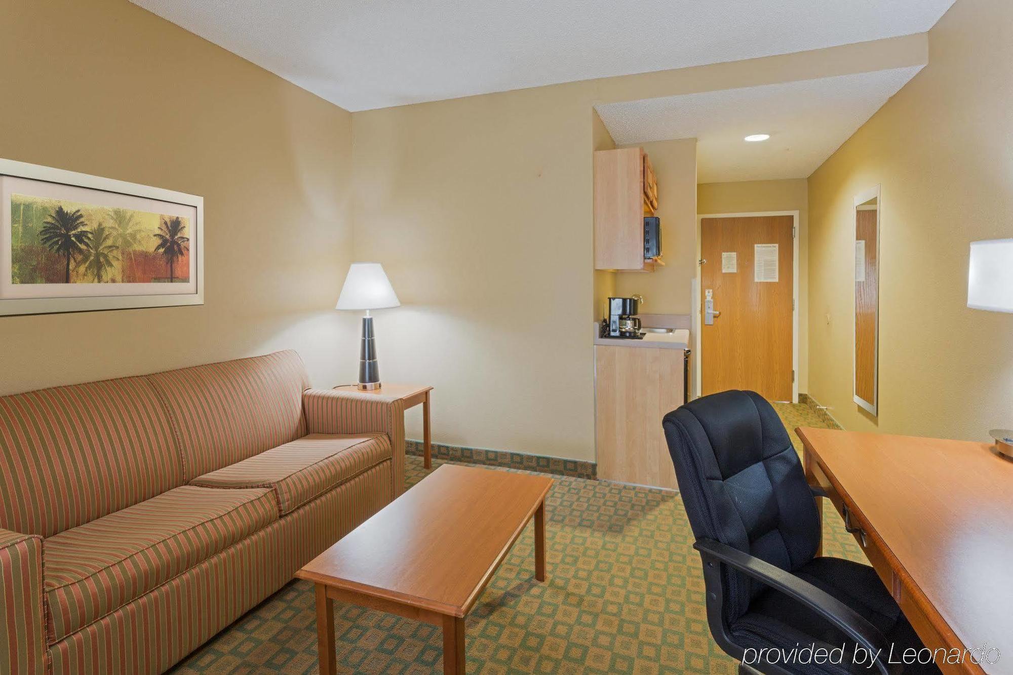 Holiday Inn Express & Suites Tavares, An Ihg Hotel Exterior photo