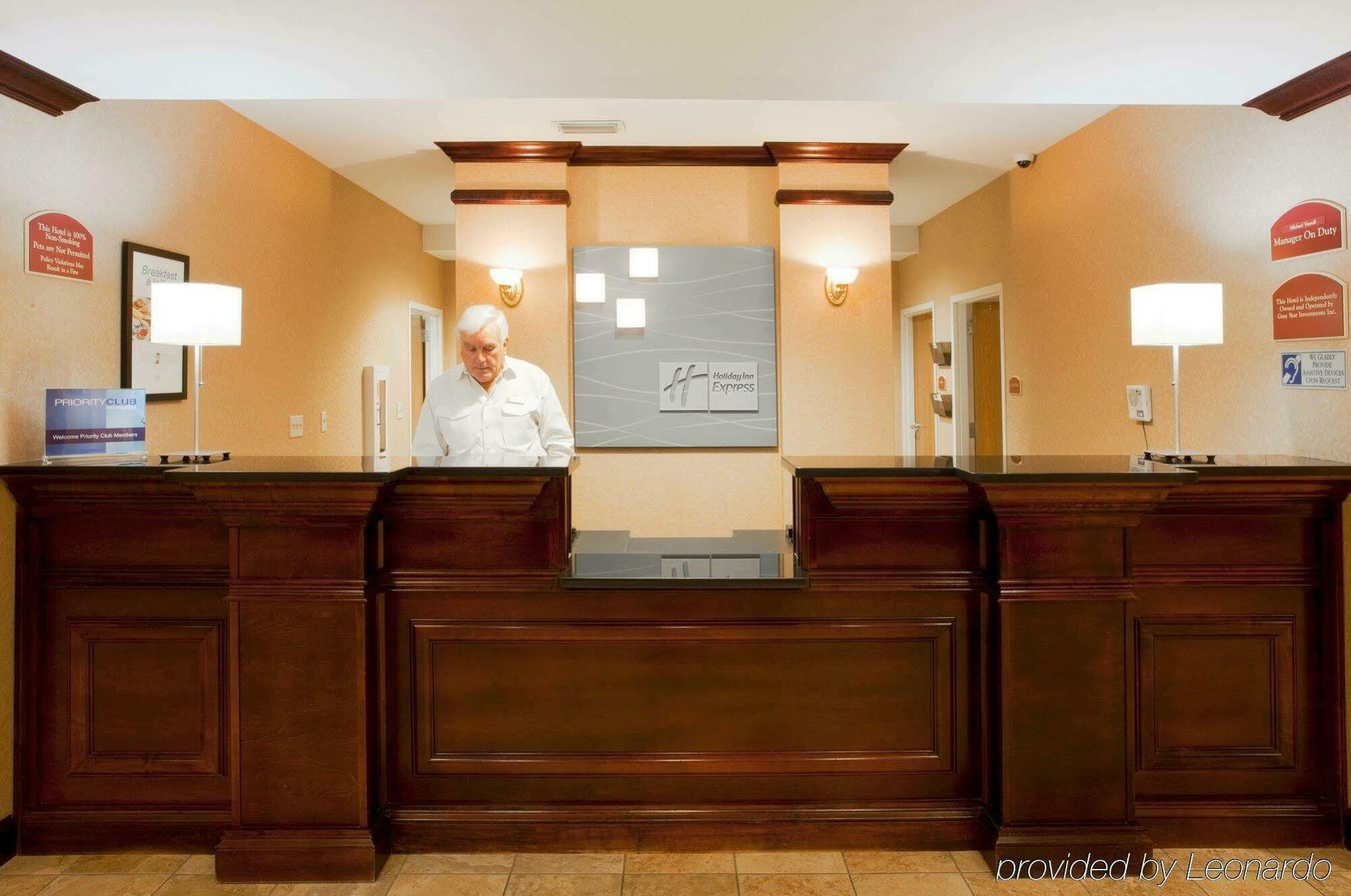 Holiday Inn Express & Suites Tavares By Ihg Exterior photo